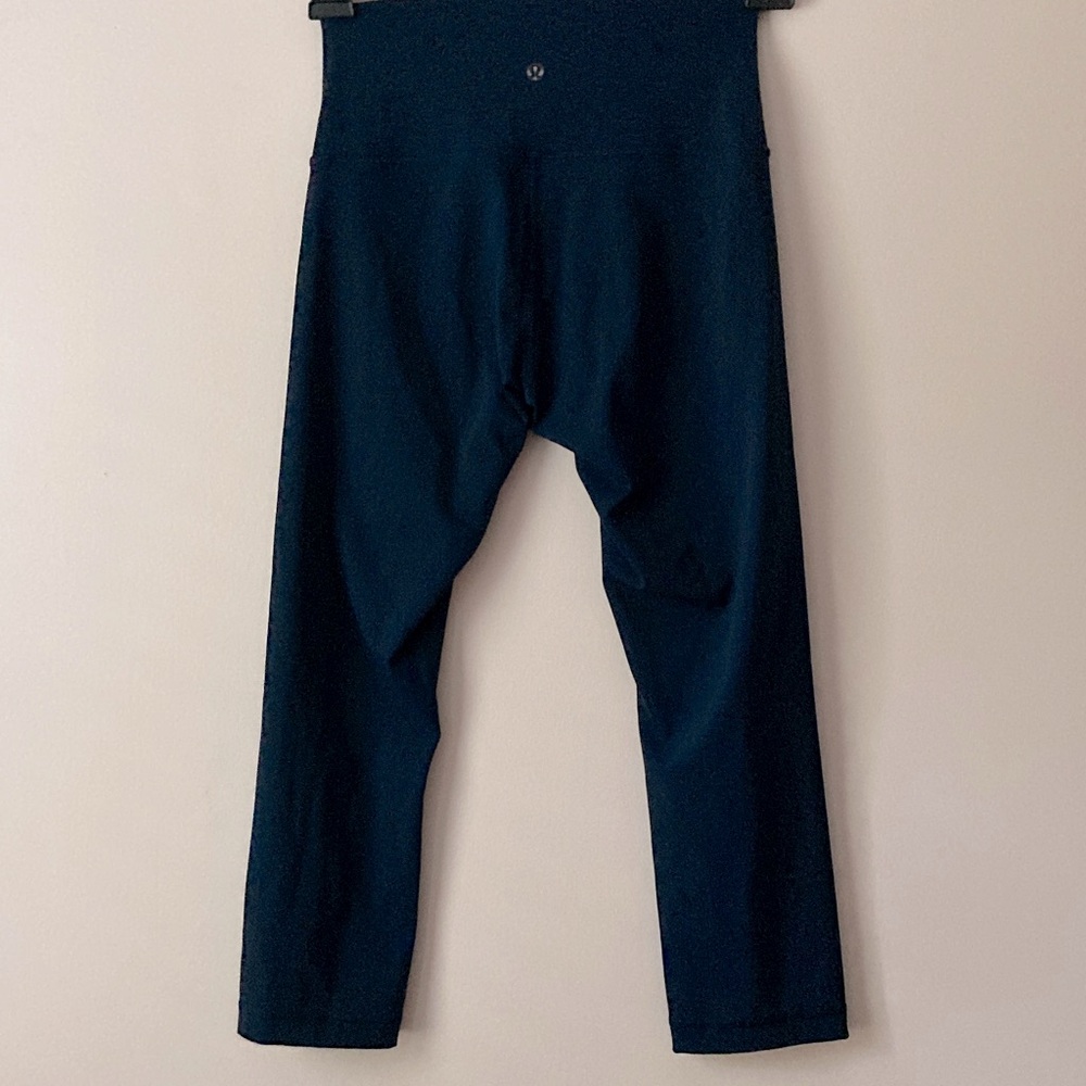 Lululemon capri leggings size 6